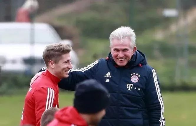 中浮现的也 中浮现的也