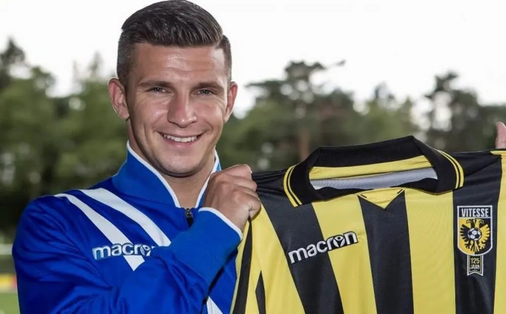 他离开了效 他离开了效