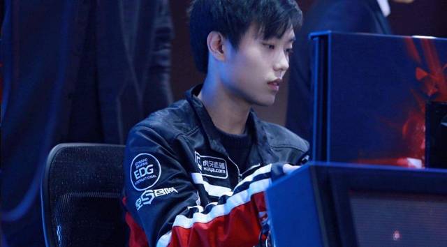 展现出了成 展现出了成