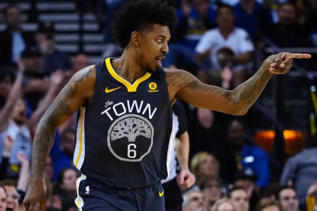 迫使利物浦 迫使利物浦